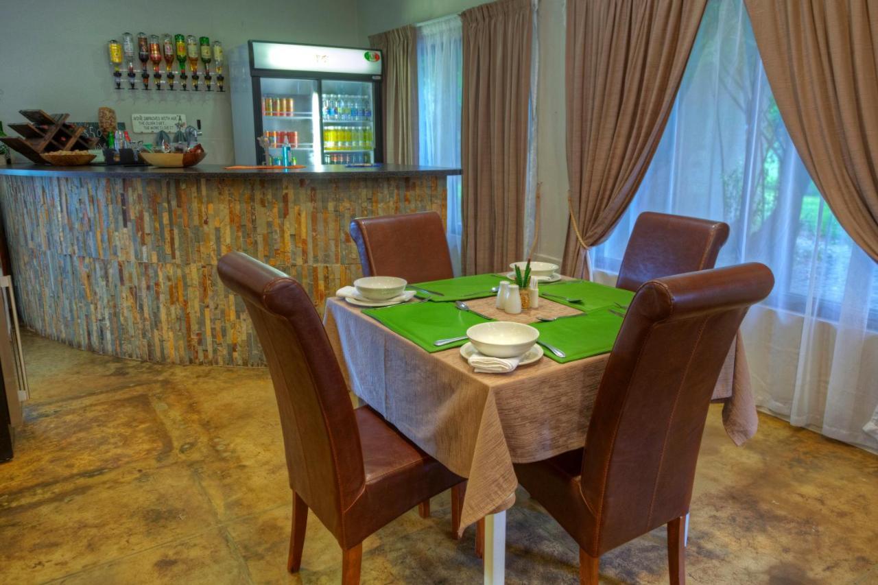 Khoi-Khoi Guesthouse Otavi Esterno foto