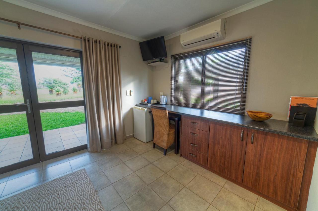 Khoi-Khoi Guesthouse Otavi Esterno foto