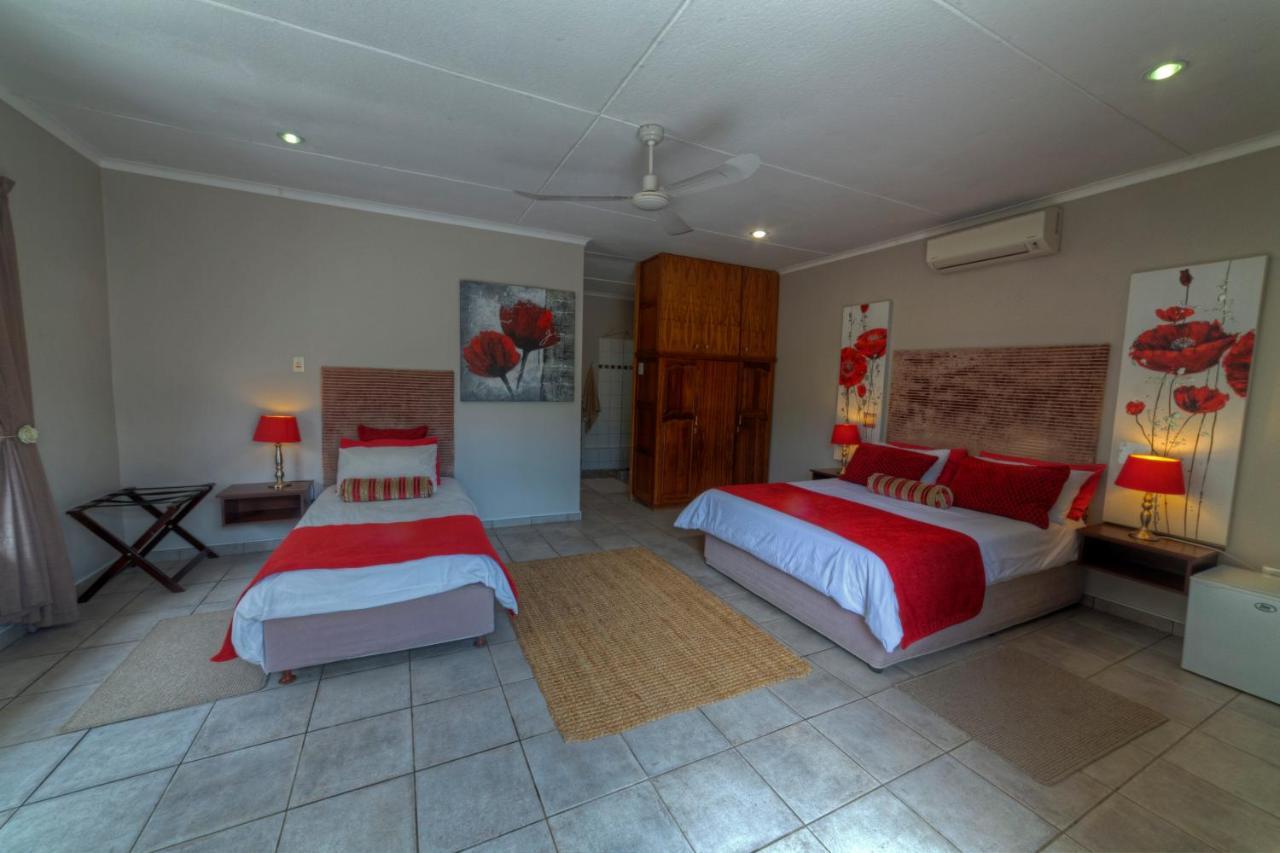 Khoi-Khoi Guesthouse Otavi Esterno foto