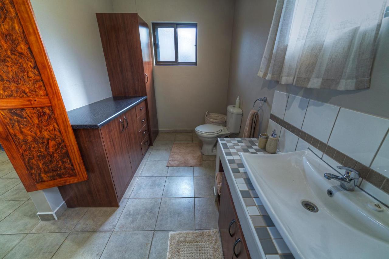 Khoi-Khoi Guesthouse Otavi Esterno foto
