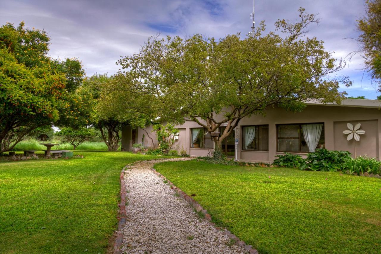 Khoi-Khoi Guesthouse Otavi Esterno foto